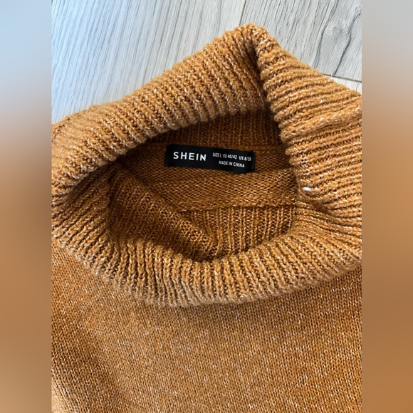 Sweater - Picture 2 of 2